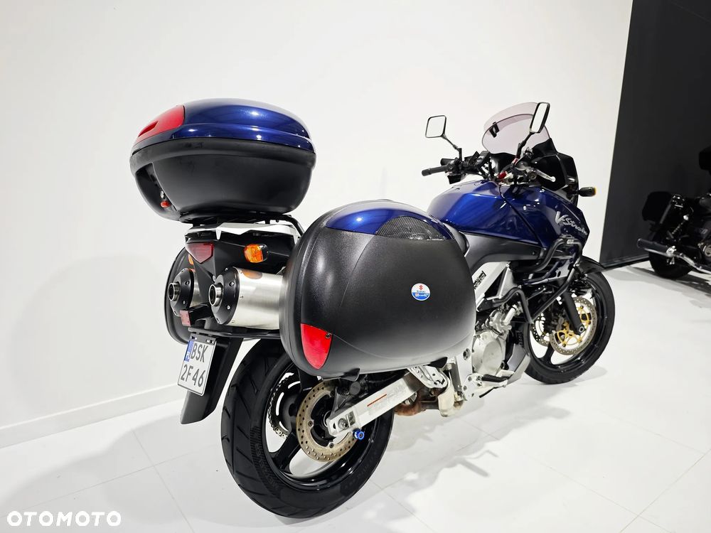 Suzuki V-STROM - 10