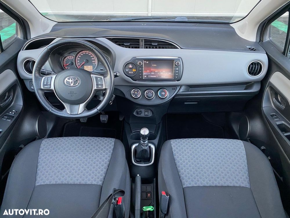 Toyota Yaris 1.3 Terra Plus - 24