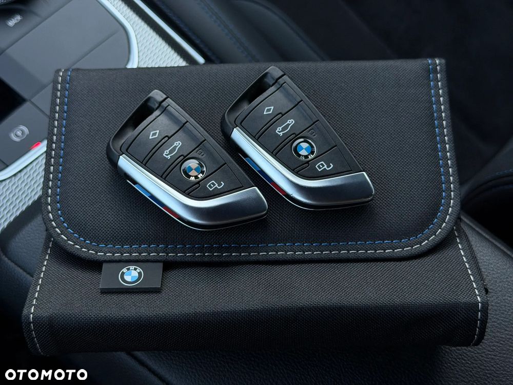 BMW Seria 3 320e M Sport - 41