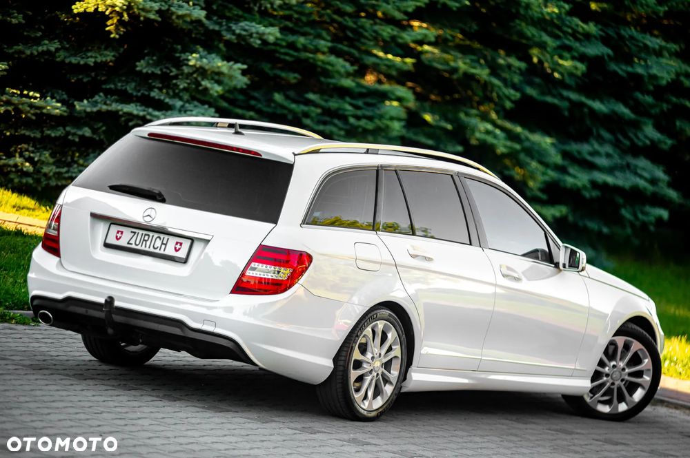 Mercedes-Benz Klasa C 250 CDI 4Matic 7G-TRONIC Avantgarde Edition - 4