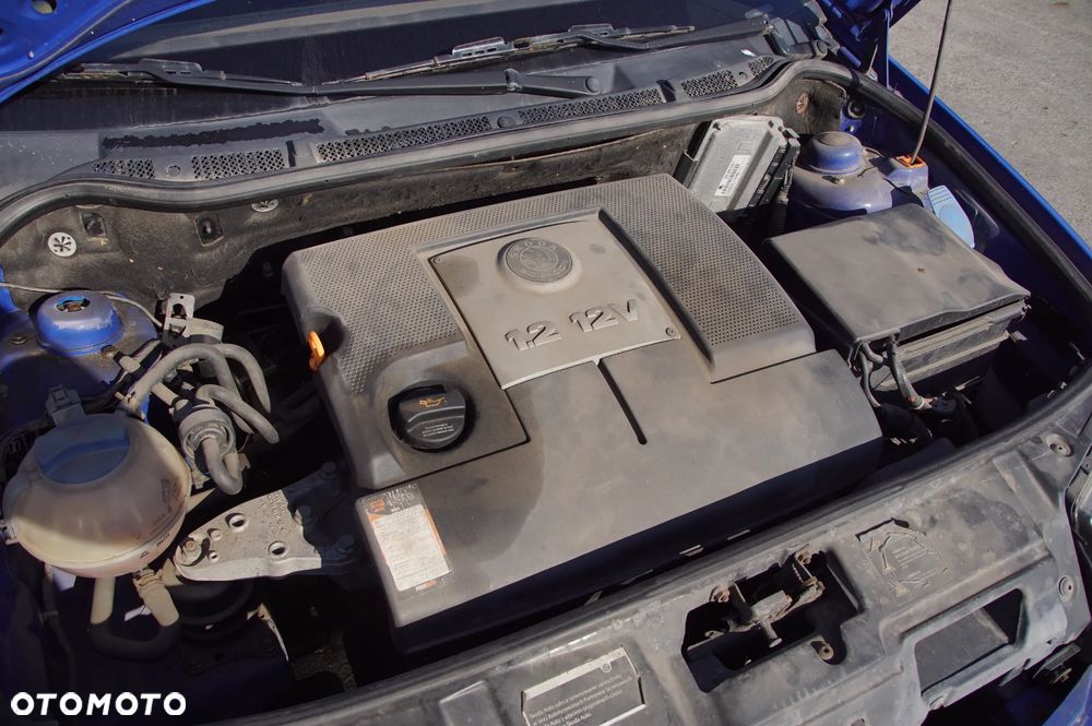 Auto na części - Skoda Fabia I 1.2 12V 64 KM AZQ GSB LF5K 2004R Silnik Skrzynia Błotnik Drzwi Szyba Lampa Lusterko Klapa Maska Deska Kokpit Sterownik Moduł Czujnik Licznik - 16