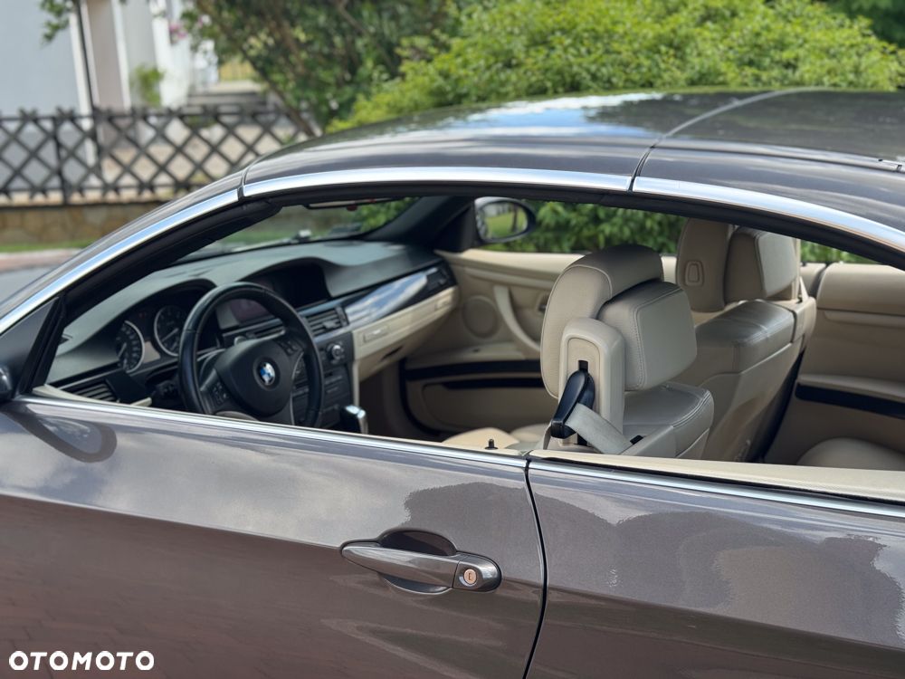 BMW Seria 3 320i Cabrio - 27
