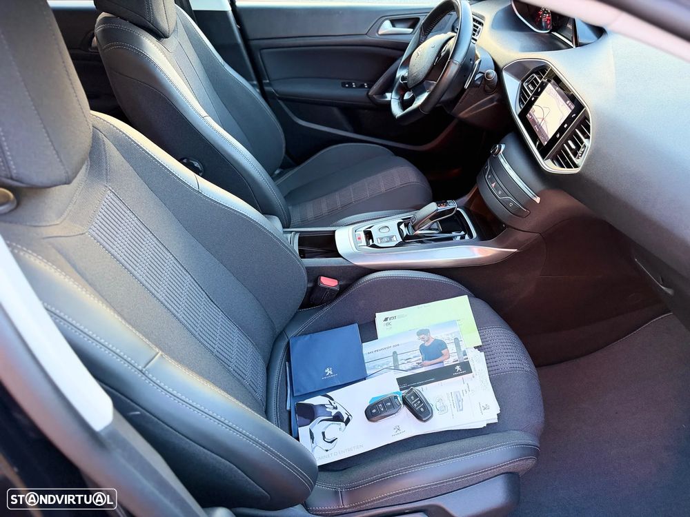 Peugeot 308 1.2 PureTech Allure Pack EAT8 - 11