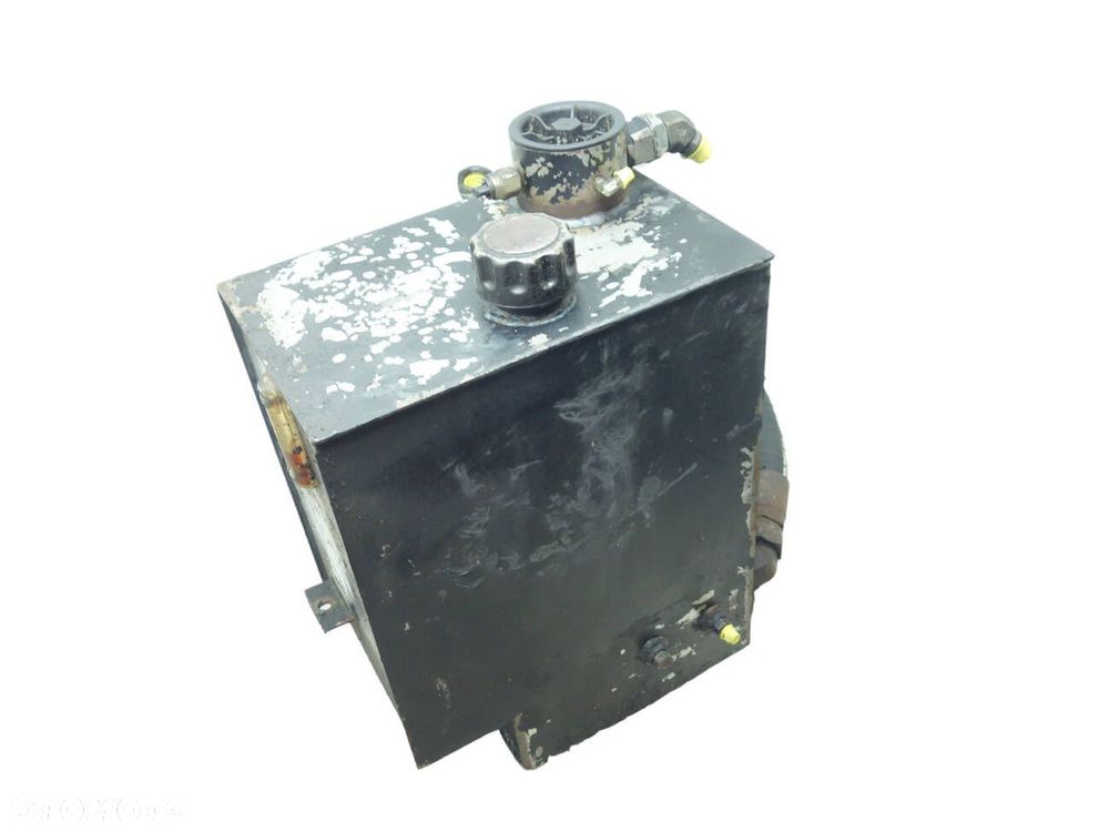 Zamiatarka Tennant M20 Zbiornik Oleju Hydraulicznego` - 2