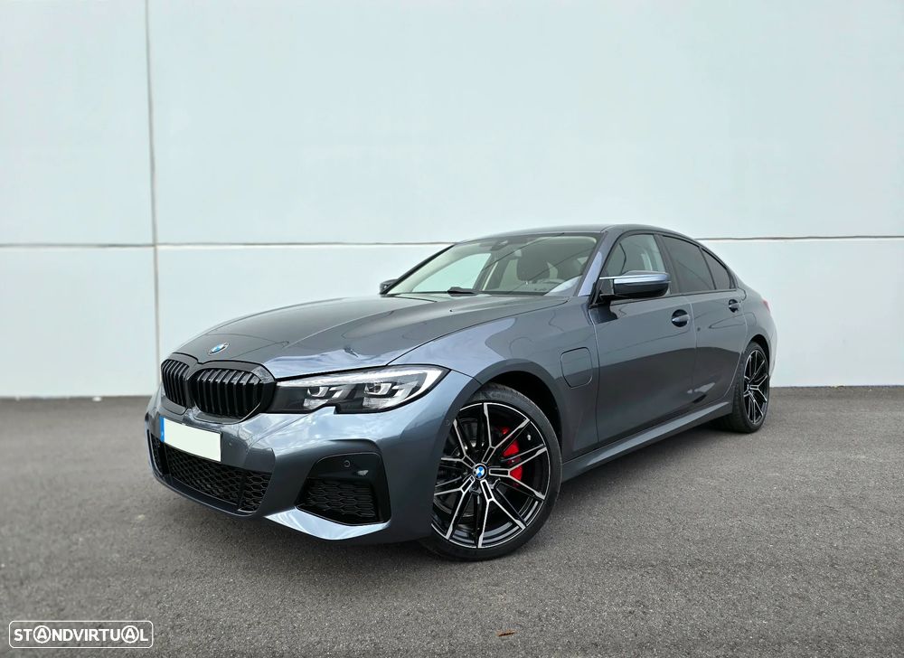 BMW 330 e Pack M Auto - 1