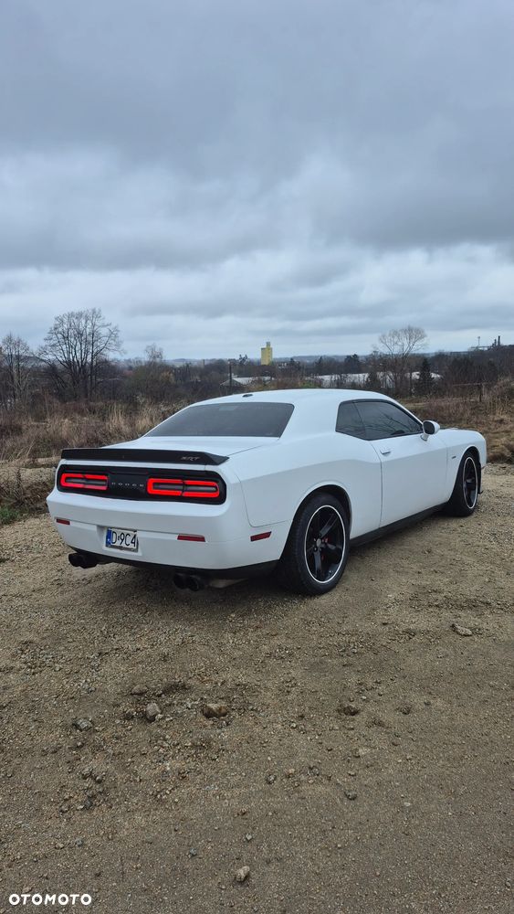 Dodge Challenger - 5
