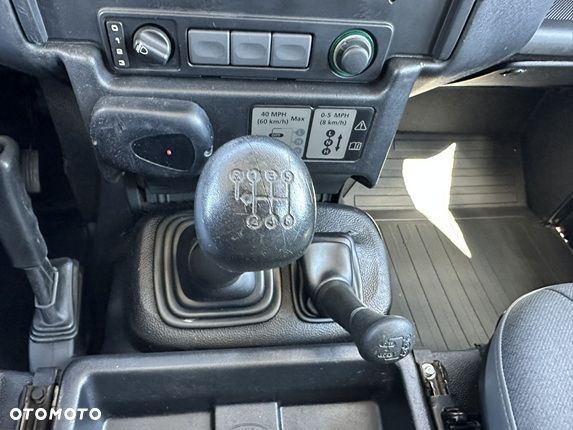 Land Rover Defender 2.2 TD4 E - 31