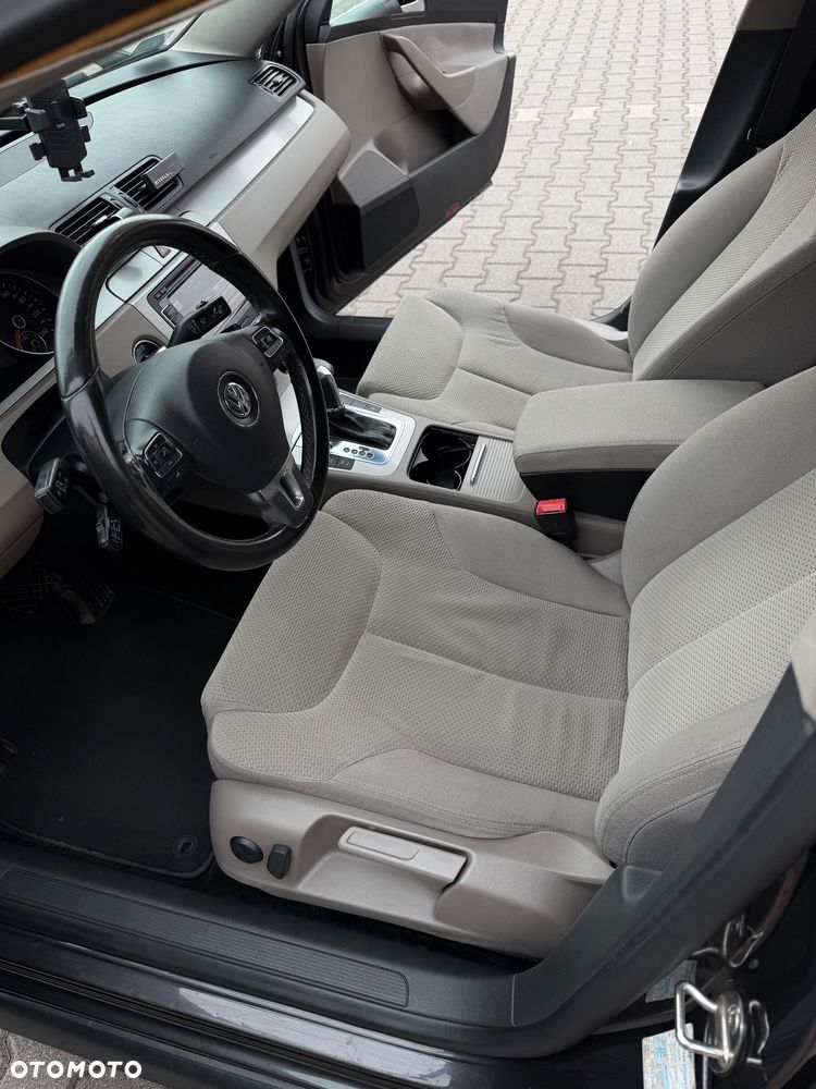 Volkswagen Passat 2.0 TDI DPF DSG Comfortline - 12