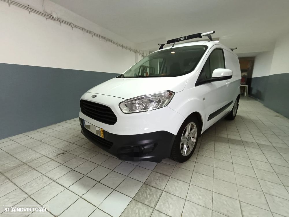Ford Courier - 37