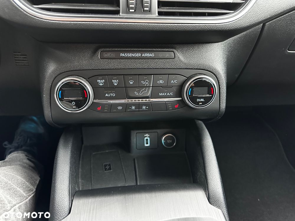 Ford Focus 2.0 EcoBlue Titanium Business - 22