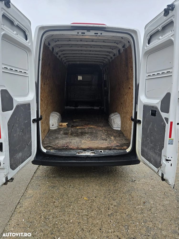 Volkswagen Crafter - 13