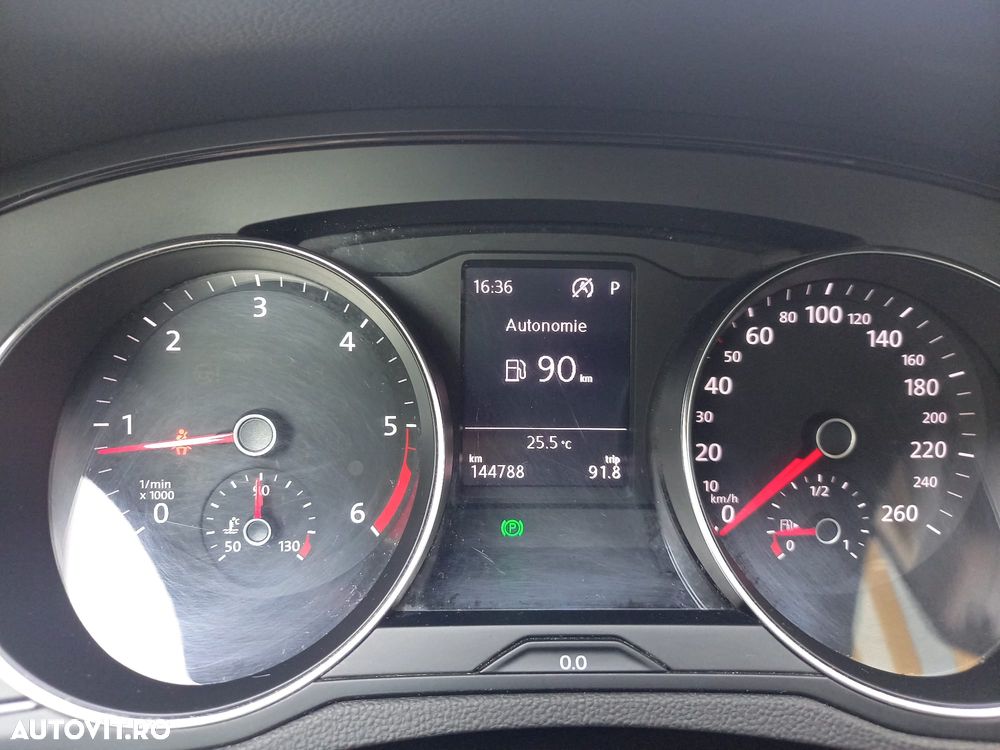 Volkswagen Passat - 28