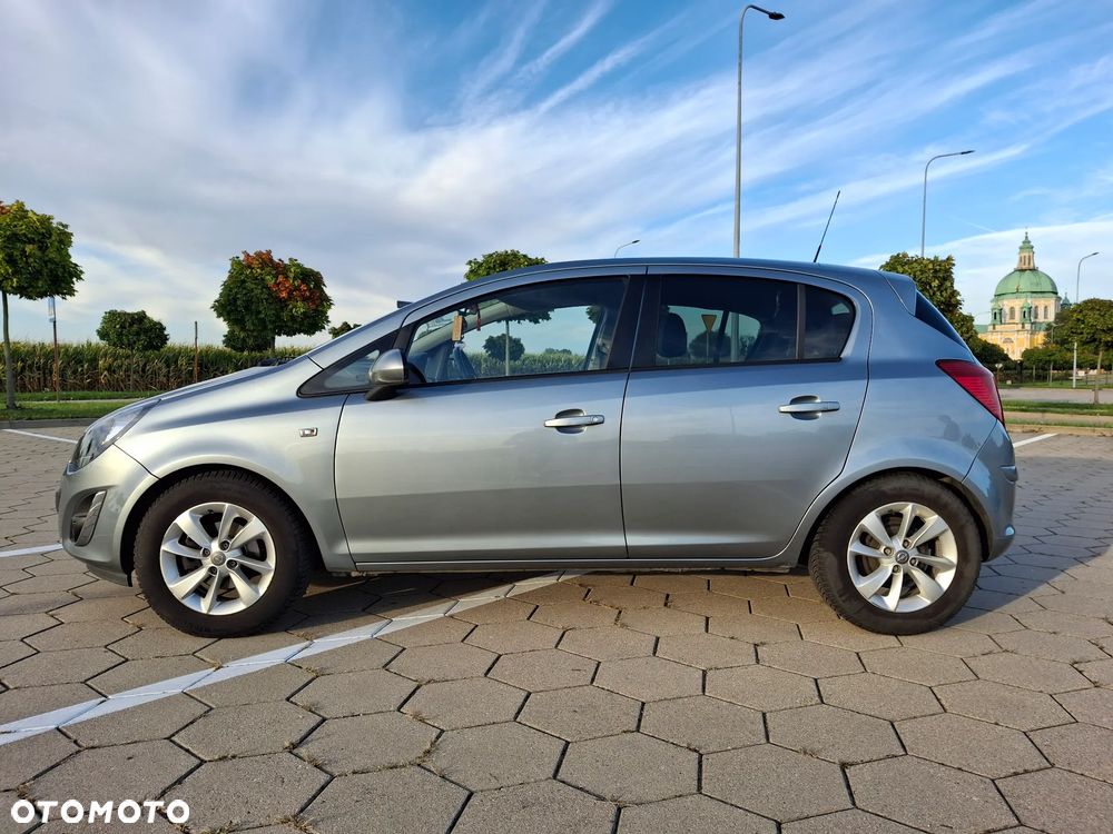 Opel Corsa 1.2 16V Enjoy - 4