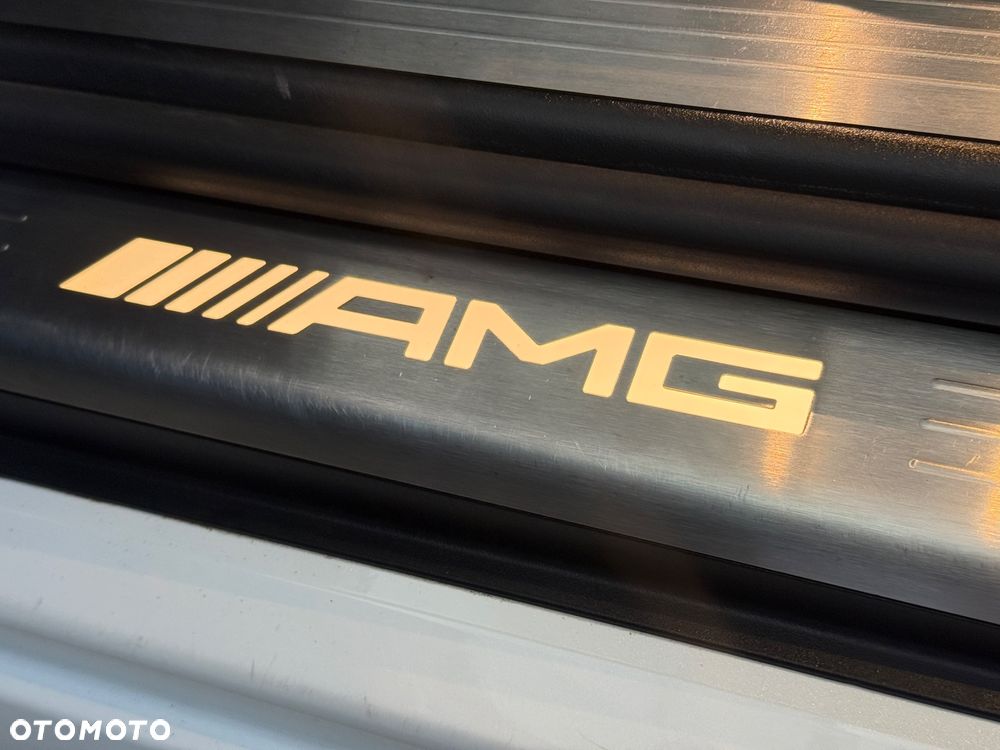 Mercedes-Benz SL 63 AMG - 35