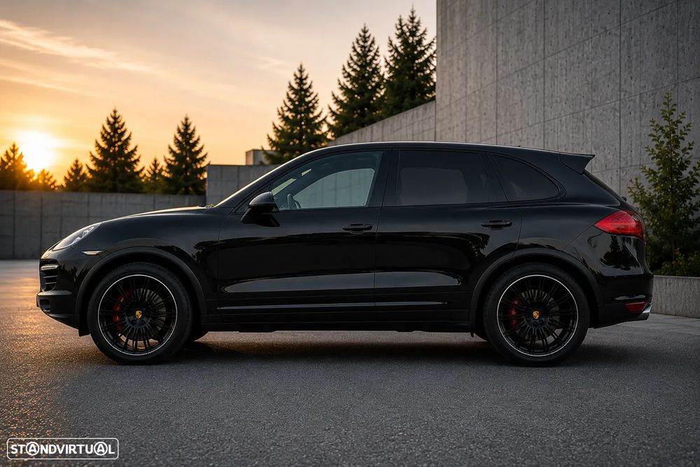 Porsche Cayenne Turbo Tiptronic S - 2