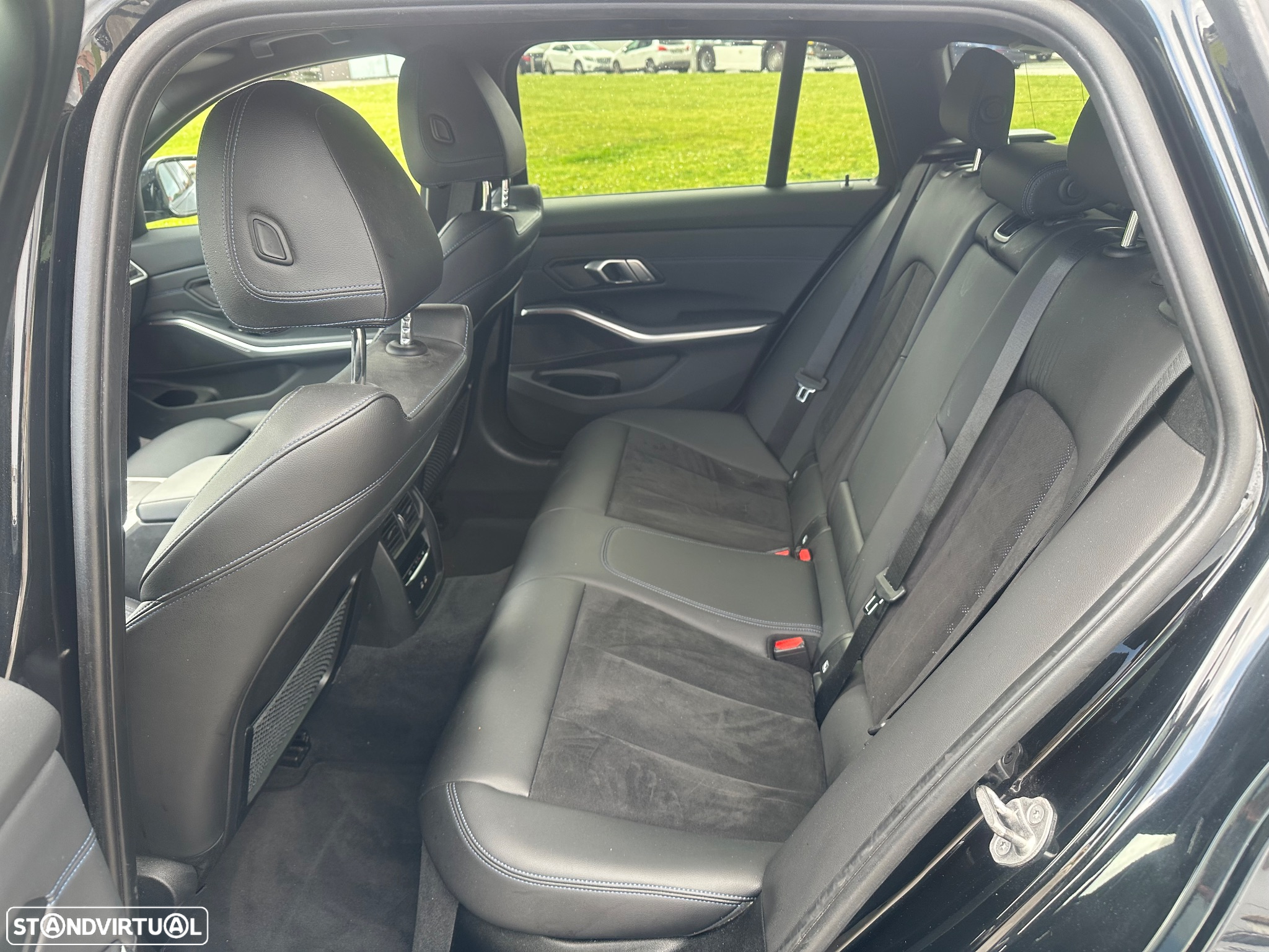 BMW 320 d Touring Pack Desportivo M Auto - 11