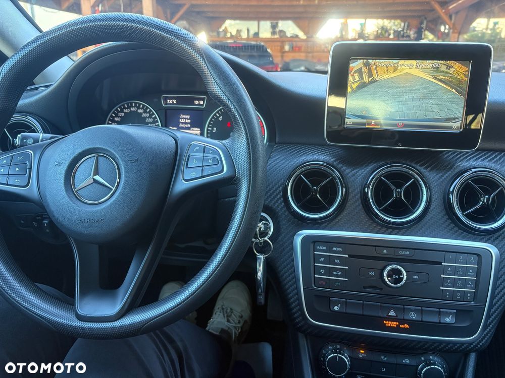 Mercedes-Benz GLA - 28