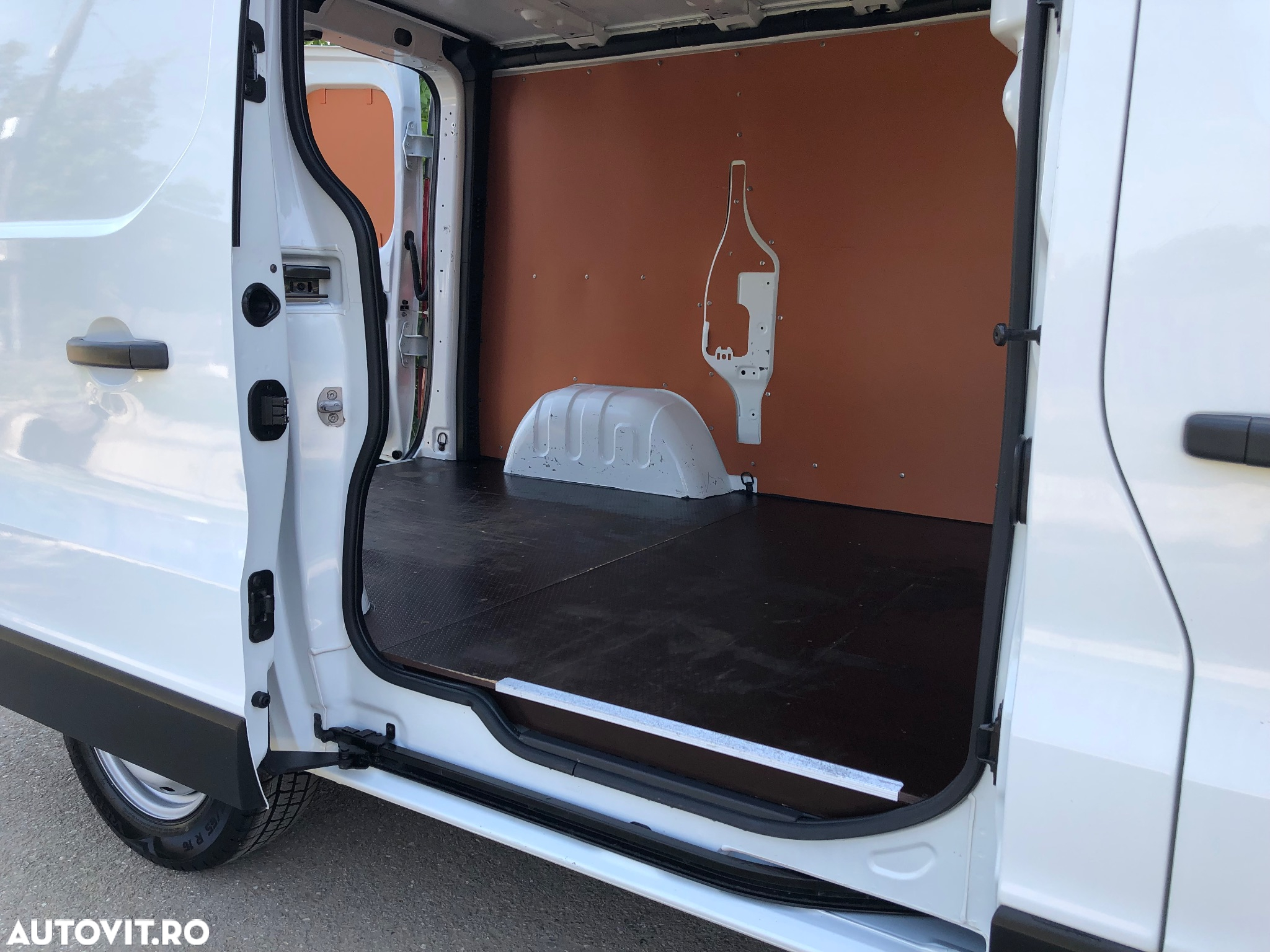 Renault Trafic - 9