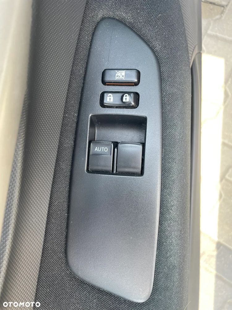 Toyota Auris 1.6 VVT-i Sol - 32