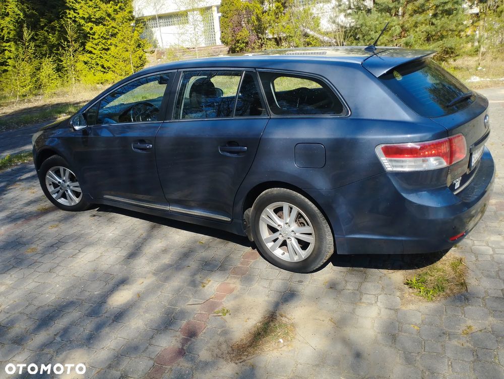 Toyota Avensis 1.8 Luna - 13