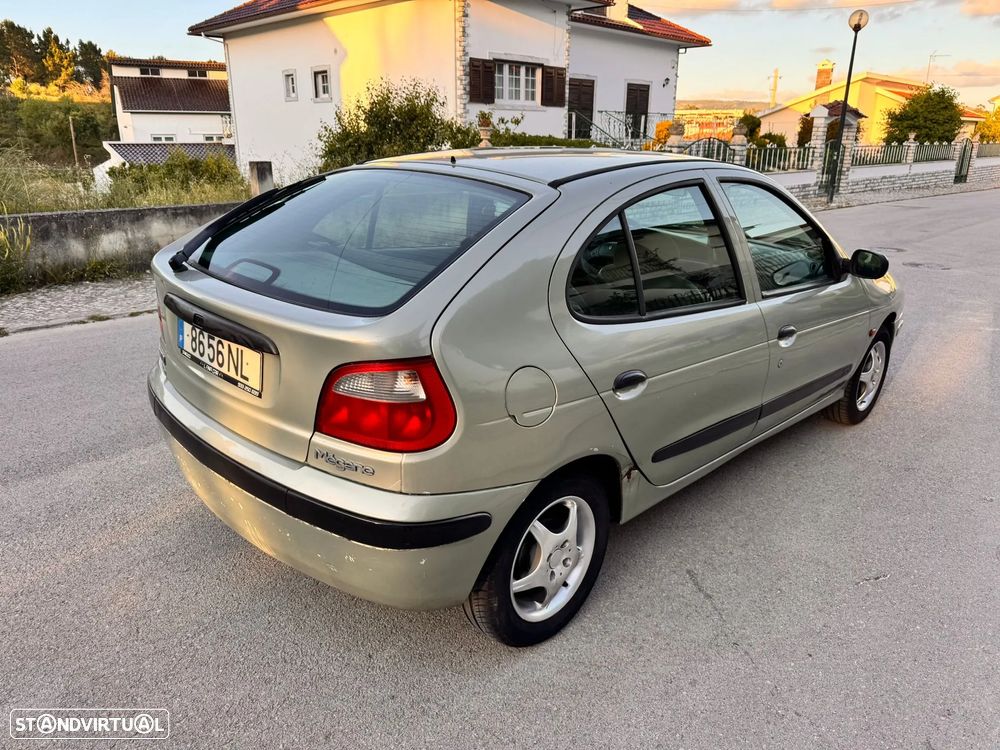 Renault Mégane 1.4 16V RTE AC - 4