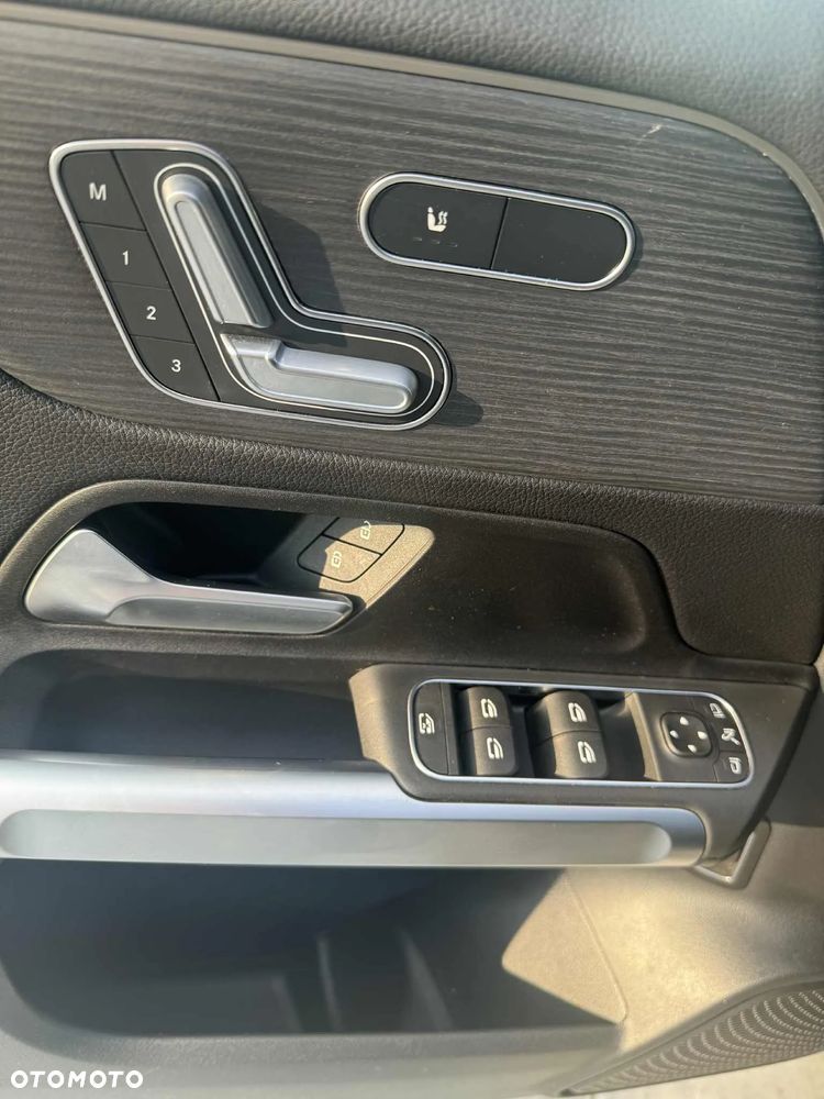 Mercedes-Benz GLB 250 4Matic 8G-DCT EDITION 2022 - 9