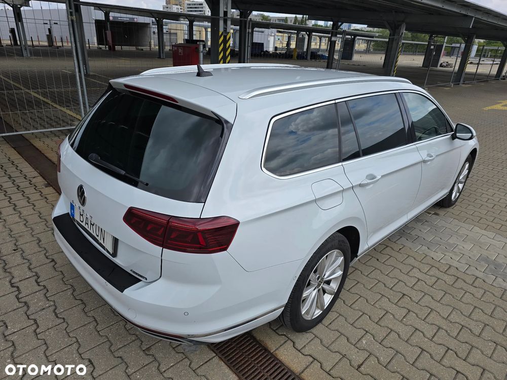 Volkswagen Passat 2.0 TDI SCR DSG 4Motion Elegance - 7