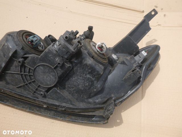 LAMPA PRAWY PRZÓD PRAWA PRZEDNIA HONDA CIVIC VII LIFT SEDAN 5D 04-06 - 26
