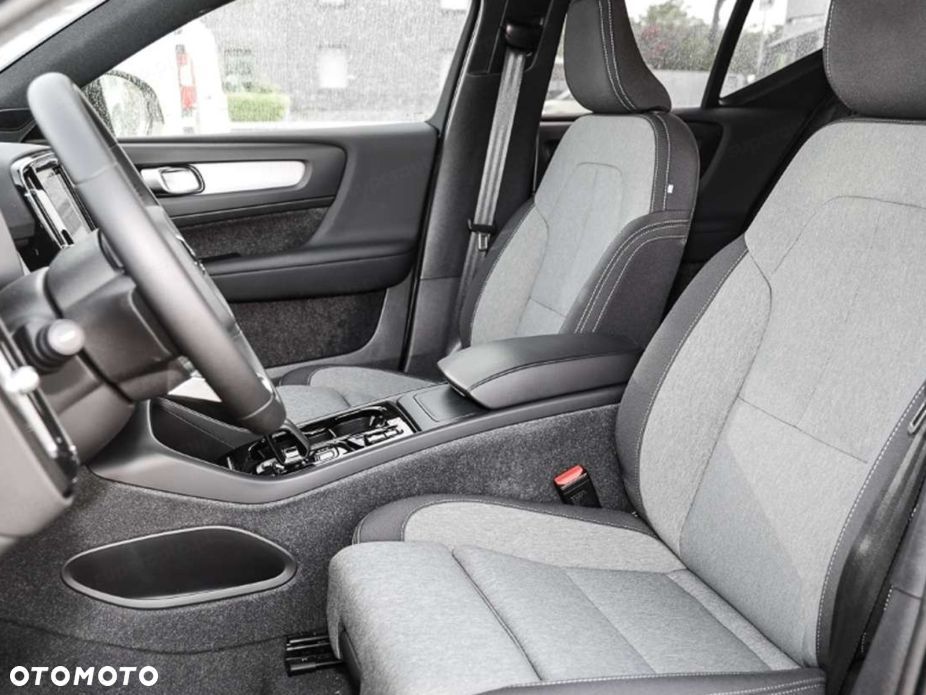 Volvo XC 40 B3 Plus Dark - 7