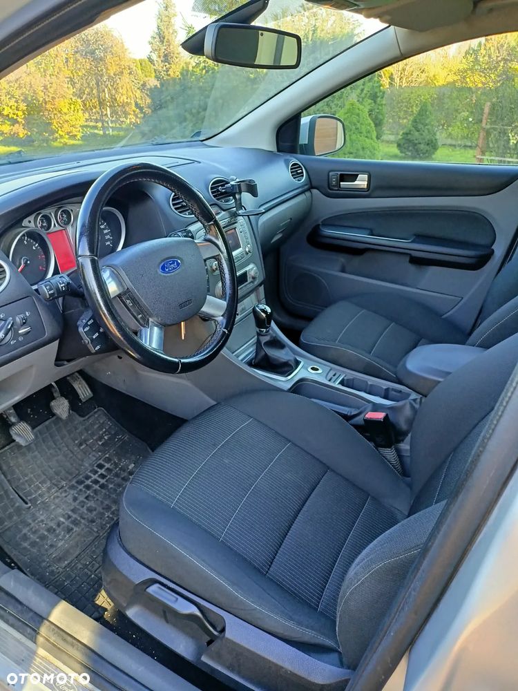 Ford Focus 1.8 FF Ghia - 8