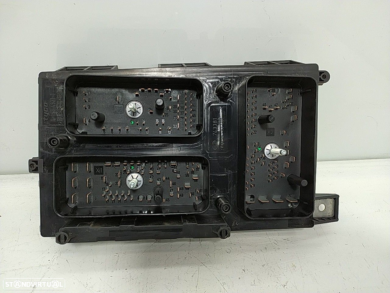 Caixa Fusiveis Opel Astra H (A04) - 3