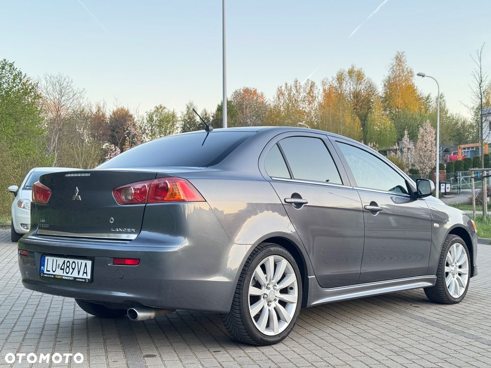 Mitsubishi Lancer 1.8 CVT Instyle - 12
