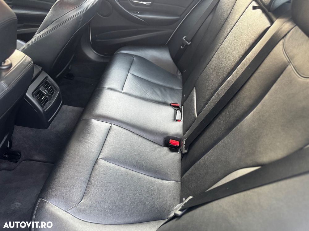 BMW Seria 3 320d EfficientDynamics Edition - 6
