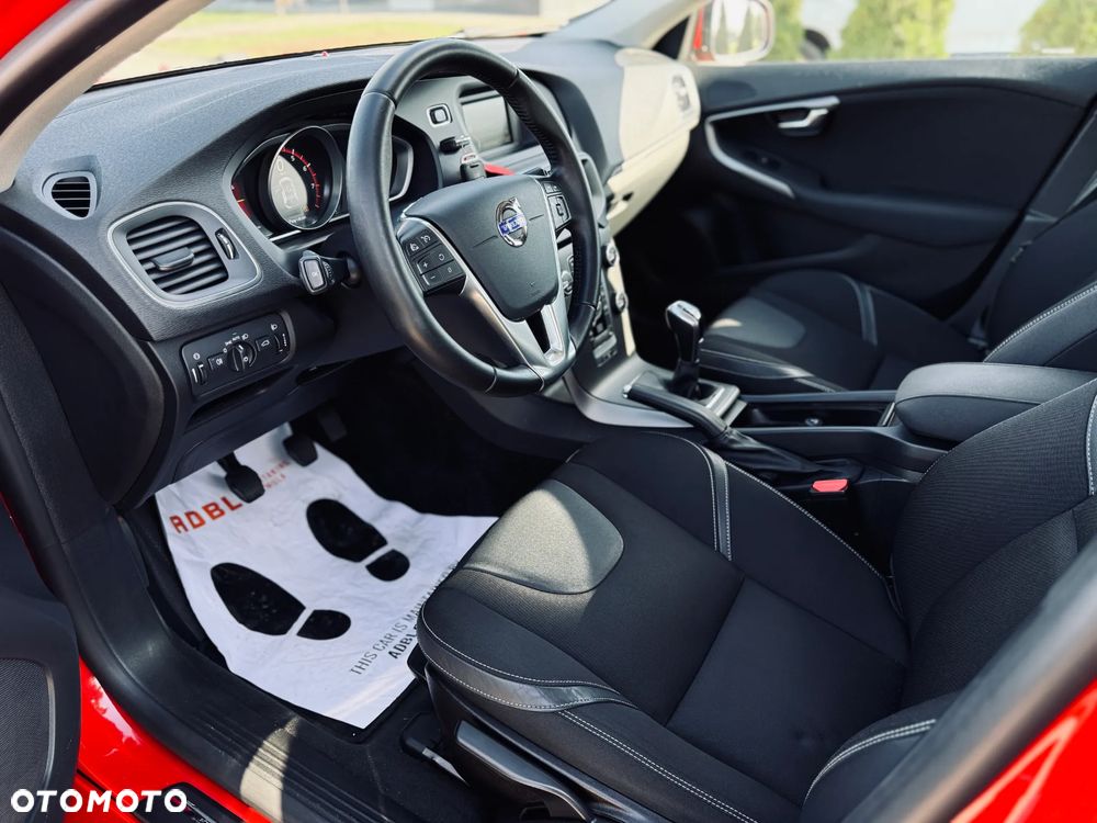 Volvo V40 T2 Momentum - 15