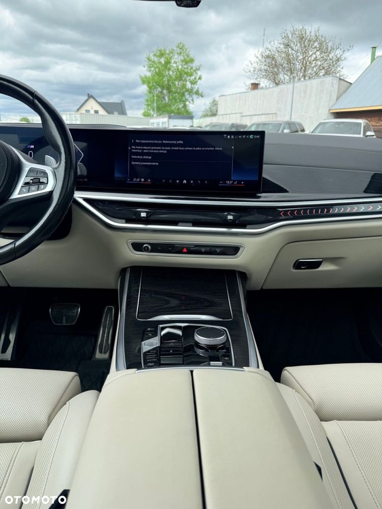 BMW X7 - 24