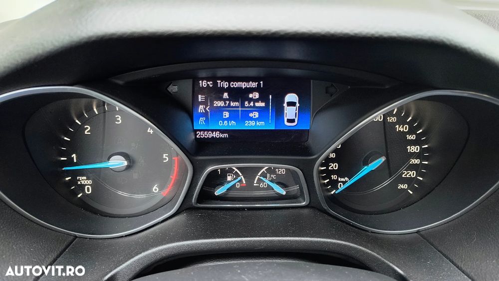 Ford Focus 1.5 EcoBlue Start-Stopp-System TITANIUM DESIGN - 9