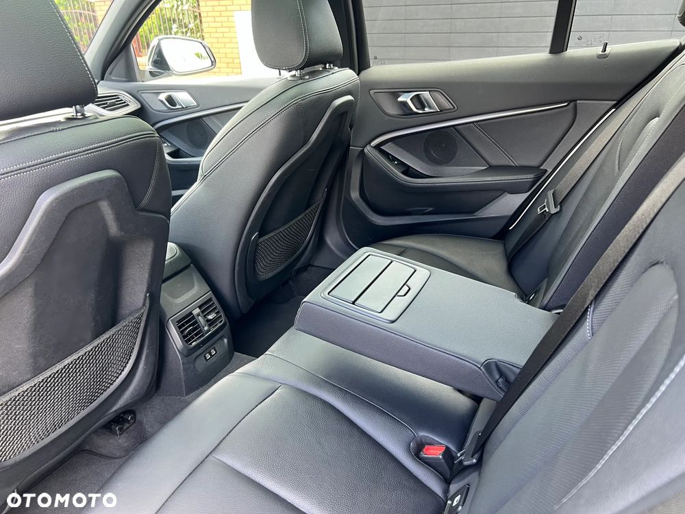 BMW Seria 1 118d M Sport Shadow - 11