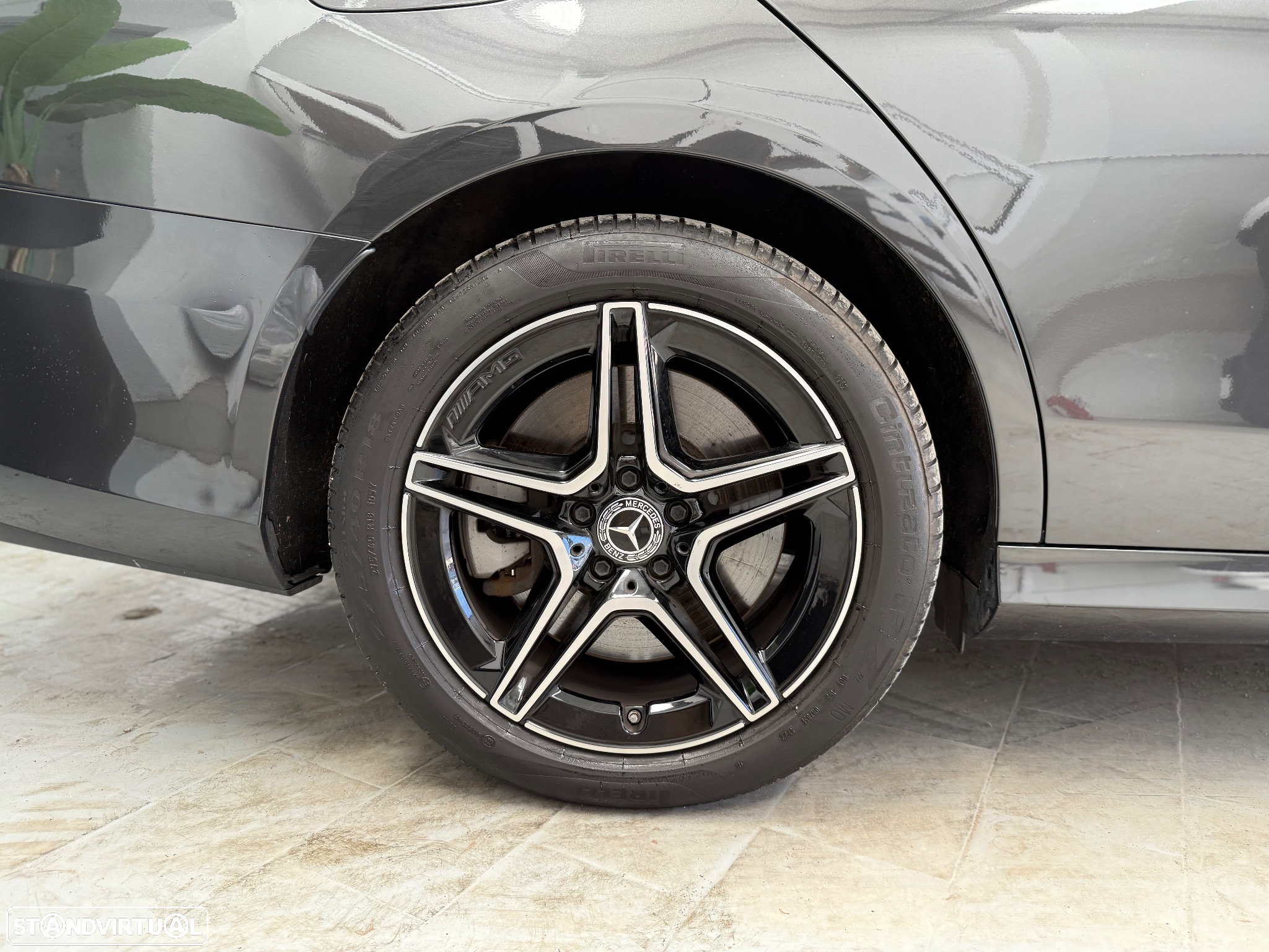 Mercedes-Benz E 300 de AMG Line - 28