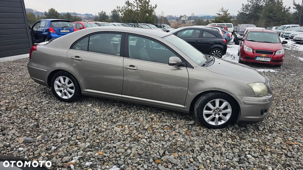 Toyota Avensis 2.0 D-4D 2010 - 5