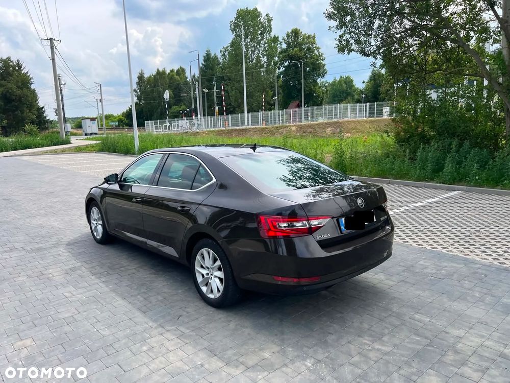 Skoda Superb 2.0 TDI Style DSG - 17
