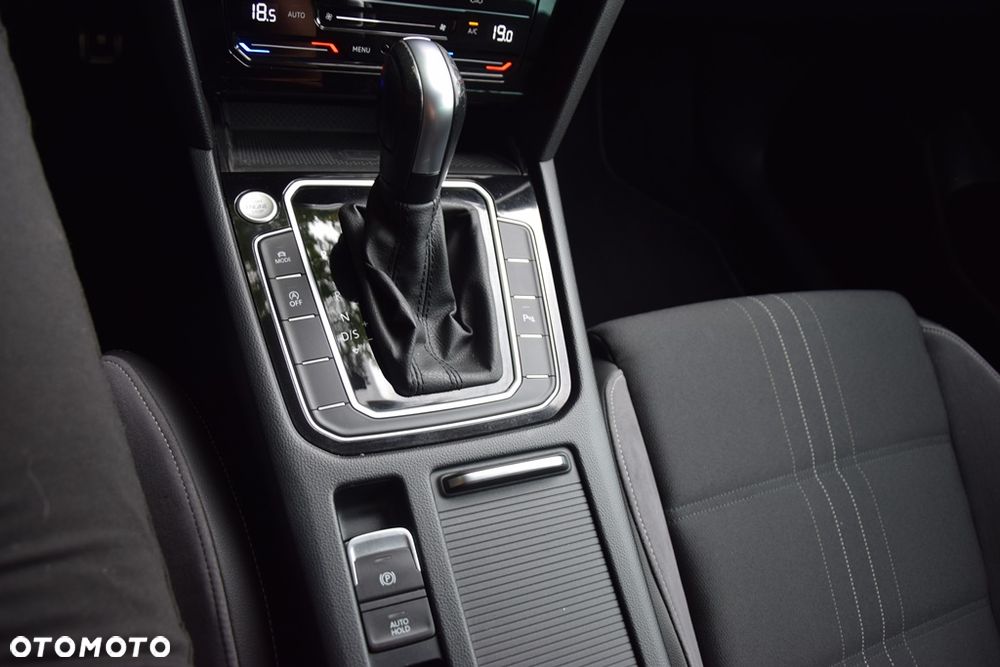 Volkswagen Passat Alltrack 2.0 TDI SCR DSG 4Motion - 19