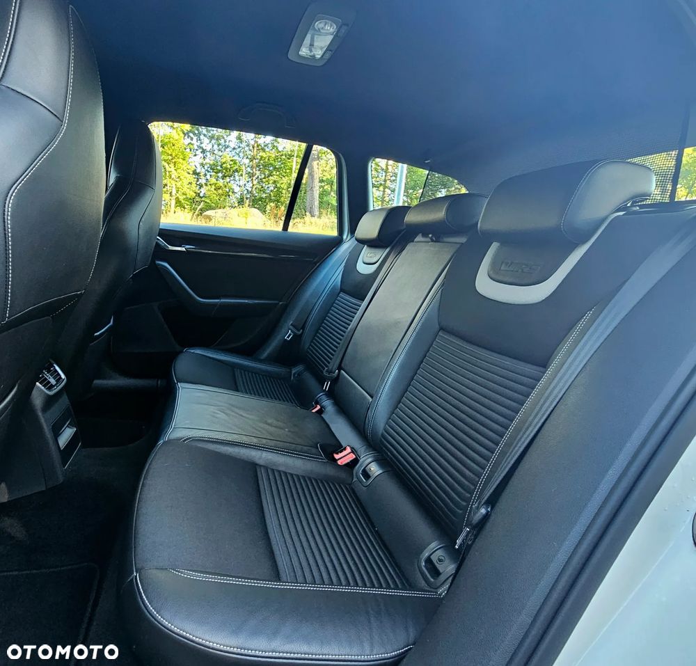 Skoda Octavia 2.0 TDI DSG RS - 15