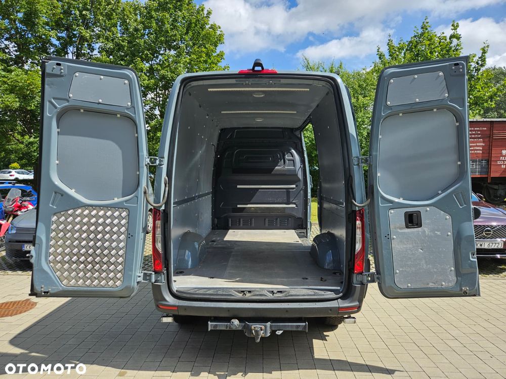 Mercedes-Benz Sprinter - 5