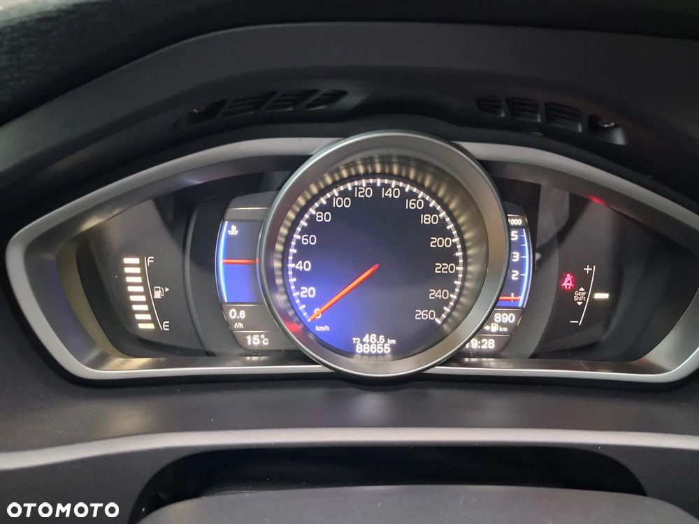 Volvo V40 D3 Drive-E Momentum - 12