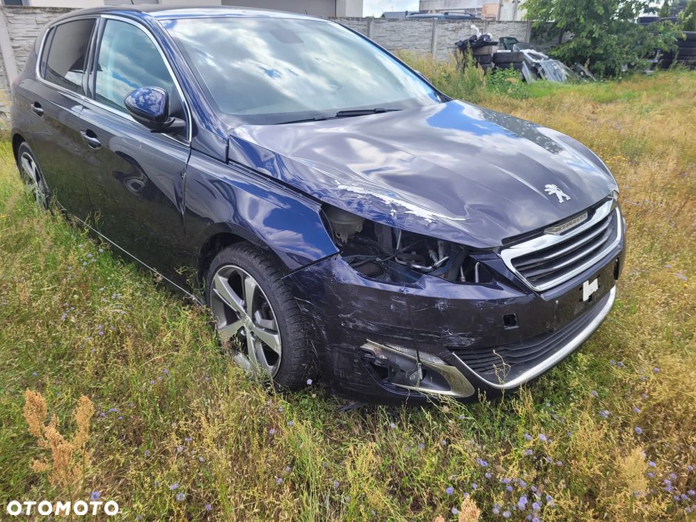 Peugeot 308 - 8