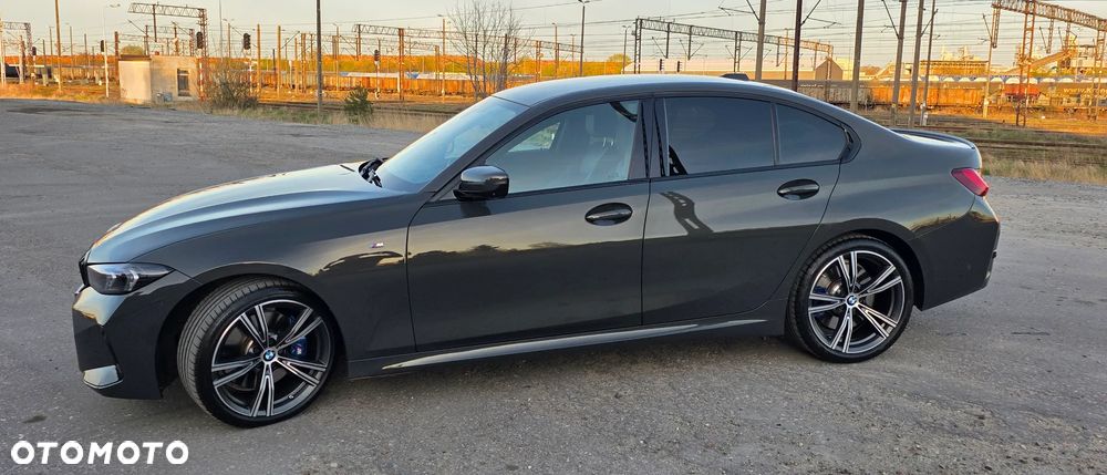 BMW Seria 3 330i xDrive M Sport - 5