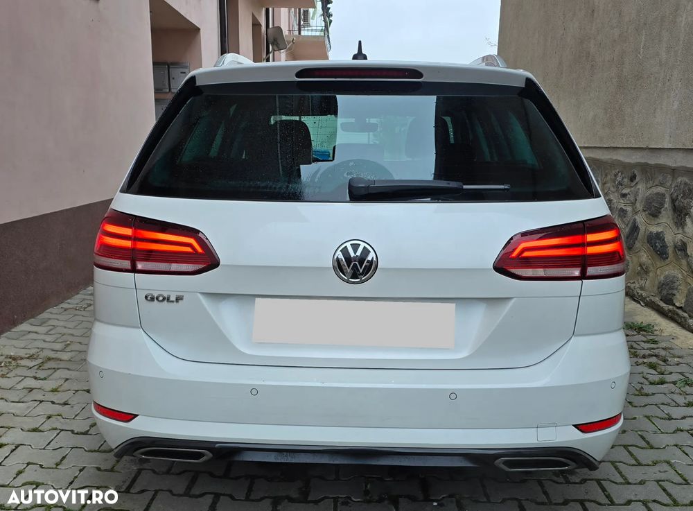 Volkswagen Golf 2.0 TDI SCR DSG R-Line - 11