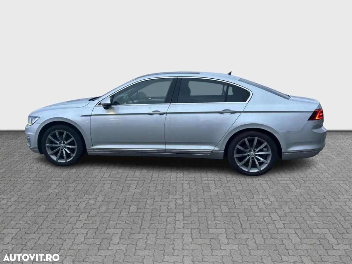 Volkswagen Passat GTE - 4