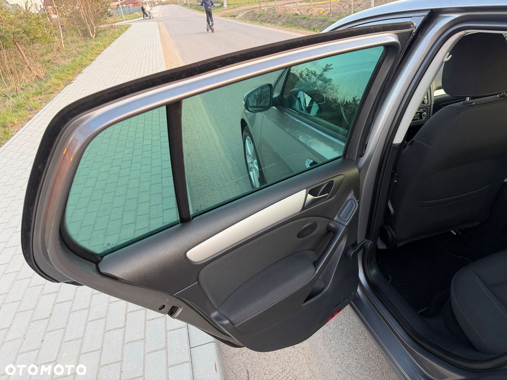 Volkswagen Golf 1.6 TDI DPF BlueMotion Technology Team - 22