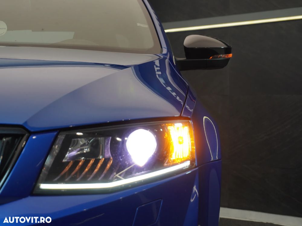 Skoda Octavia 2.0 TDI DSG RS - 10